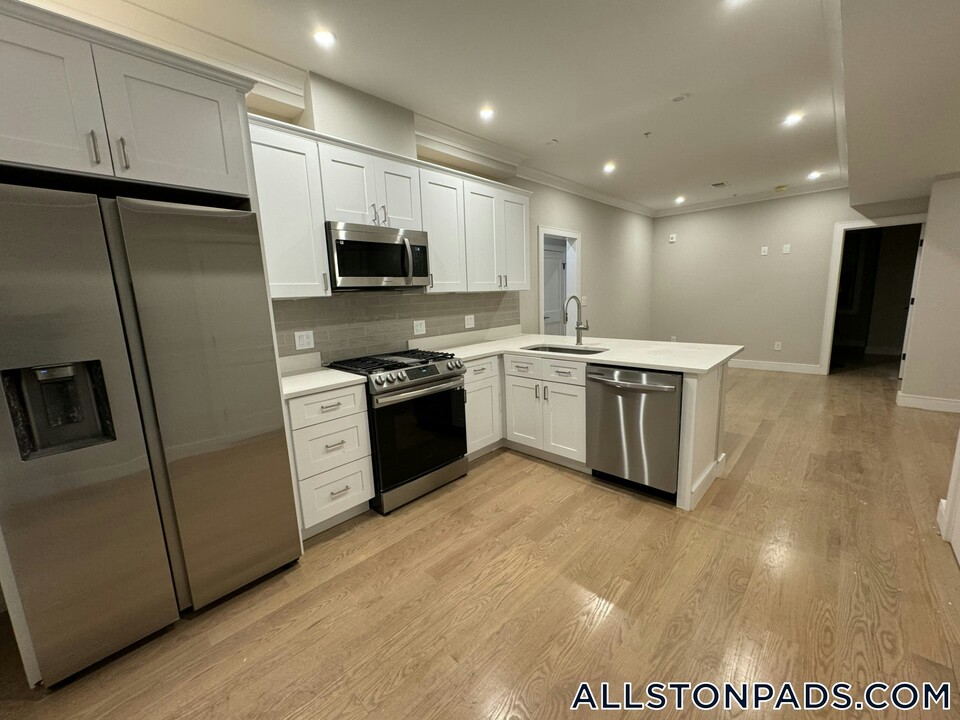 161 Allston St in Boston, MA - Building Photo