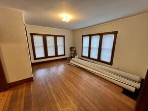 1709 Laramie St-Unit -#1A & #1B in Manhattan, KS - Building Photo - Building Photo