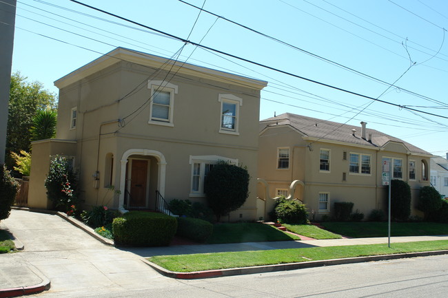 4214 Montgomery St in Oakland, CA - Foto de edificio - Building Photo