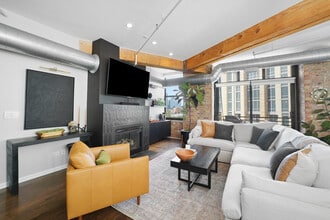 520 W Huron St in Chicago, IL - Building Photo - Building Photo