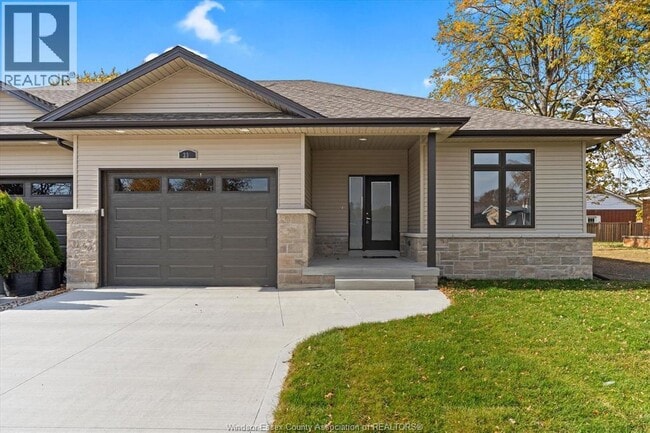 property at 332 Victoria St S