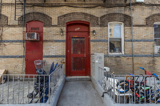 445 Bleecker St in Brooklyn, NY - Building Photo - Building Photo