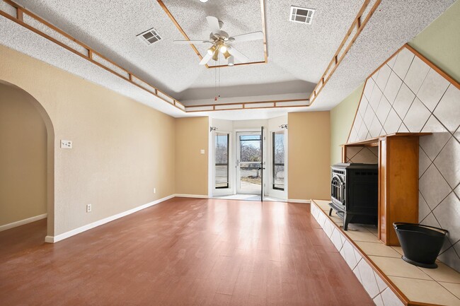 3 bedroom 2 bath home with Acreage in La Luz, NM - Building Photo - Building Photo