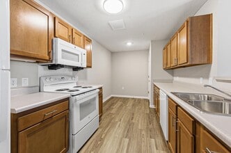 Granville Woods Lofts in Columbus, OH - Foto de edificio - Building Photo