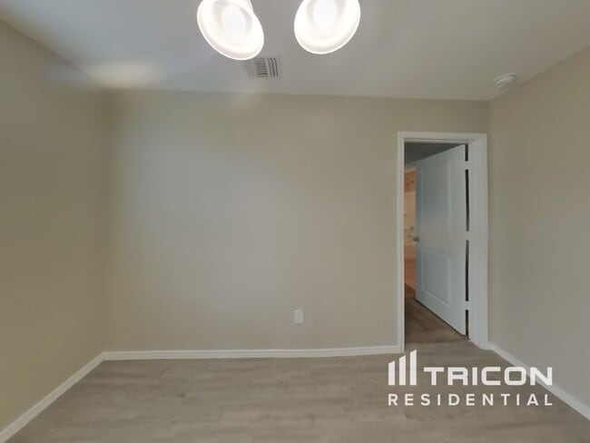 5711 Vista Point in San Antonio, TX - Building Photo - Building Photo