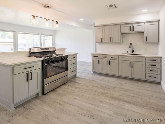 1830 N New Haven Ave in Tulsa, OK - Building Photo - Building Photo