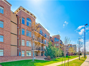 2700 E Cherry Creek S Dr in Denver, CO - Building Photo - Building Photo