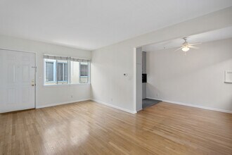 4820 Inglewood Blvd, Unit Back Unit in Culver City, CA - Foto de edificio - Building Photo