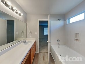 8507 Crinum Lily Dr in Converse, TX - Foto de edificio - Building Photo