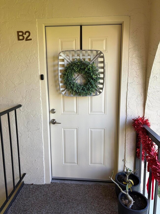 330 Knotty Pine Cir in Greenacres, FL - Building Photo - Building Photo