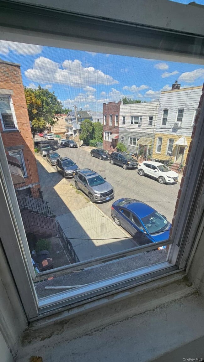 60-80 54th Pl in Queens, NY - Building Photo - Building Photo