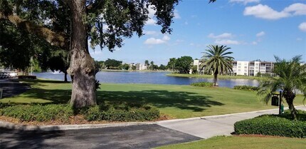 9431 Live Oak Pl, Unit 109 in Davie, FL - Building Photo - Building Photo