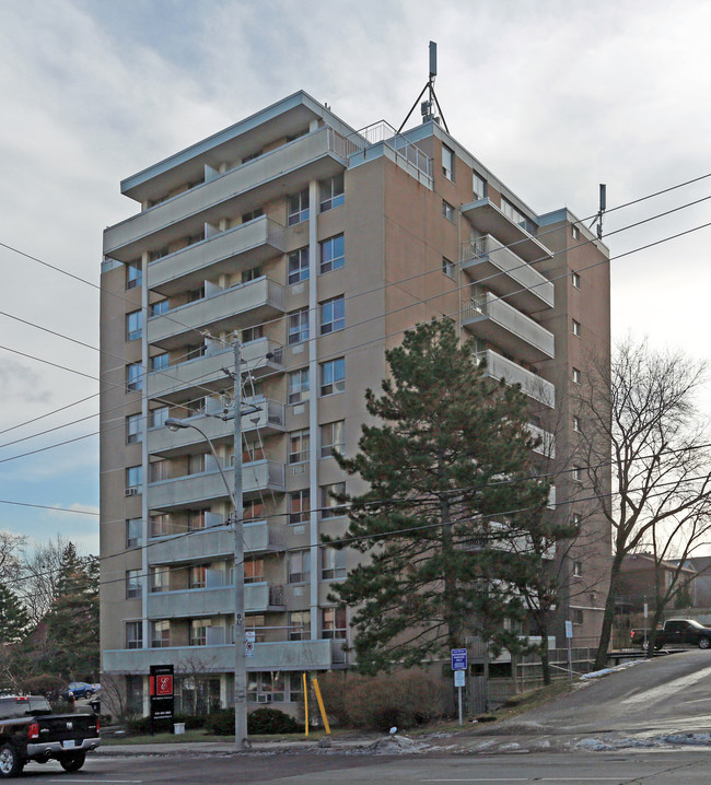 525 Eglinton Avenue East