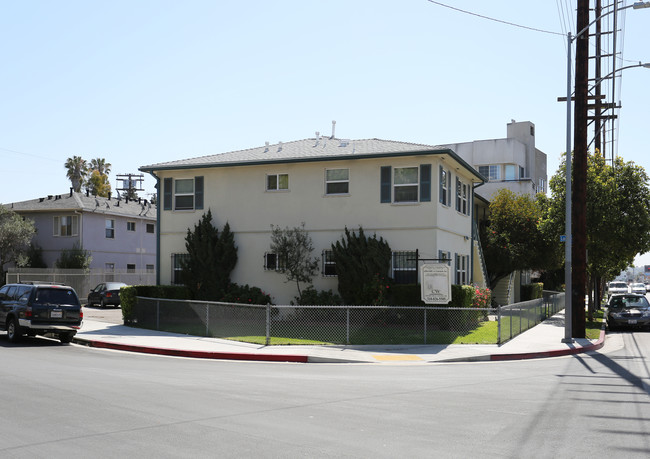 4300 S Centinela Ave in Los Angeles, CA - Building Photo - Building Photo