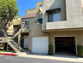 21086 Mauve in Mission Viejo, CA - Building Photo