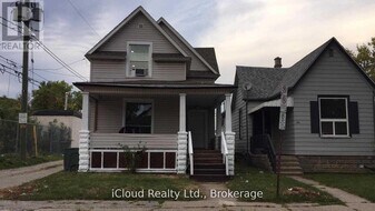 254 Tuscarora St in Windsor, ON - Building Photo