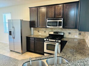 8525 Sunset Loch Dr in Spring, TX - Foto de edificio - Building Photo