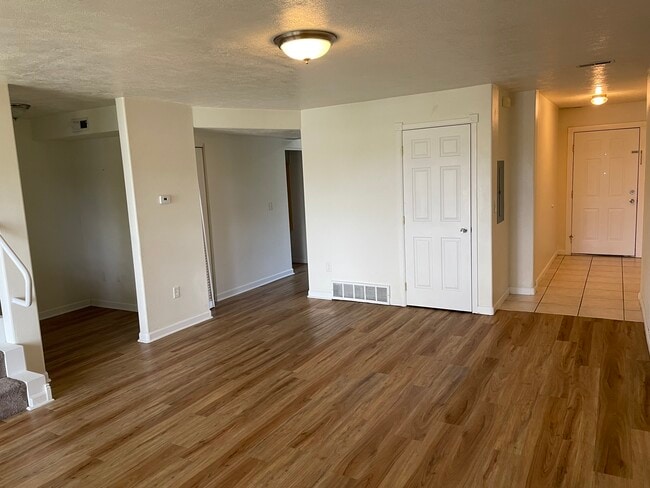 8950 N Pamela St, Unit 8950 in Spokane, WA - Foto de edificio - Building Photo
