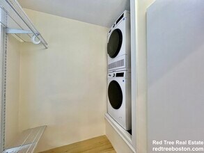 69 Babcock St in Brookline, MA - Building Photo - Building Photo