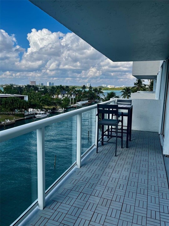 10000 W Bay Harbor Dr, Unit 503 in Bay Harbor Islands, FL - Foto de edificio