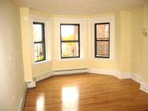 1109 Boylston St, Unit 5 in Boston, MA - Building Photo - Building Photo