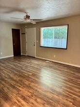 4122-4130 SE Howe St in Milwaukie, OR - Building Photo - Building Photo