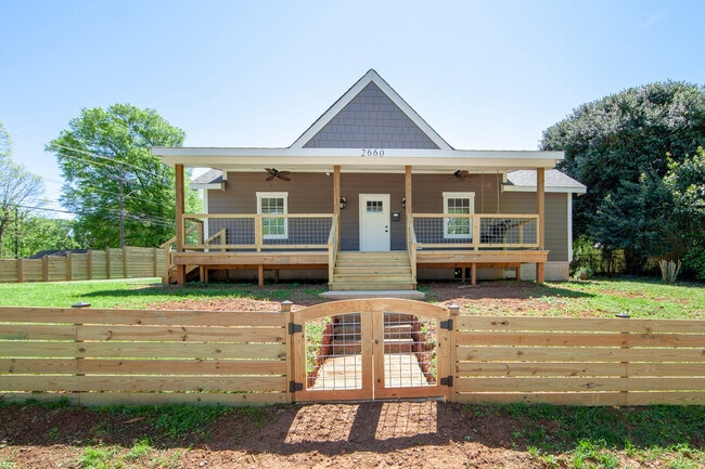 property at 2660 Roslyn Ave