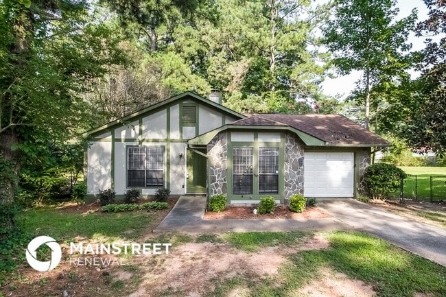 8495 N Pond Dr in Riverdale, GA - Building Photo - Building Photo