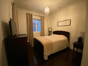 2138 W Roscoe St in Chicago, IL - Foto de edificio - Building Photo