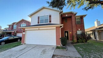 5819 W Harrow Dr in Houston, TX - Building Photo