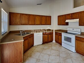 705 Paddington Pl in Deltona, FL - Building Photo - Building Photo