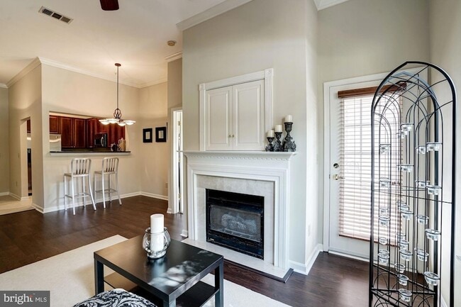 4950 Brenman Park Dr, Unit 112 in Alexandria, VA - Building Photo - Building Photo