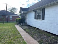 743 Yorkshire St photo'