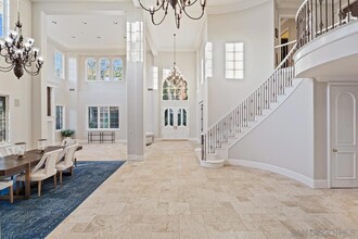 6841 Poco Lago, Unit 11 in Rancho Santa Fe, CA - Foto de edificio - Building Photo