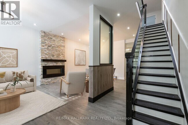 908 Eastern Ave in Toronto, ON - Building Photo - Building Photo