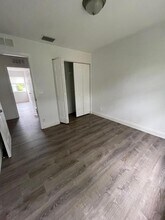 1109 Colonial Palms Way in West Palm Beach, FL - Building Photo - Building Photo