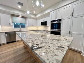 321 Flint Ave in Long Beach, CA - Building Photo - Building Photo