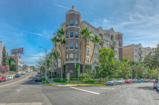 The Mission Apartments in Los Angeles, CA - Building Photo