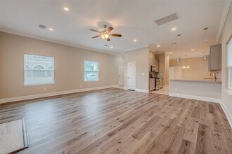 6020 Fite Rd in Pearland, TX - Foto de edificio - Building Photo