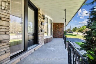 258 Pottruff Rd N in Hamilton, ON - Building Photo - Building Photo