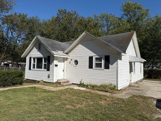 property at 226 S Maple Ave