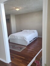 1075 NE Miami Gardens Dr in Miami, FL - Building Photo - Building Photo