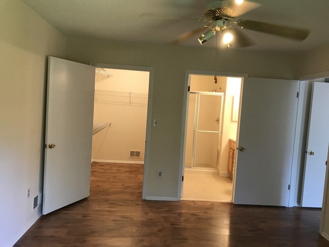 29 Amberly Ct, Unit 29 in Franklin Township, NJ - Building Photo - Building Photo