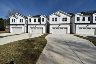 168 W Allen St in Four Oaks, NC - Building Photo