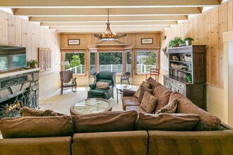 244 John Muir Rd in Lake Arrowhead, CA - Building Photo - Building Photo