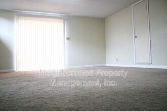 898 W San Gabriel Ave in Clovis, CA - Building Photo - Building Photo