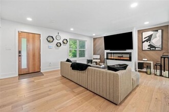 320 Kelso Dr SW in Atlanta, GA - Building Photo - Building Photo