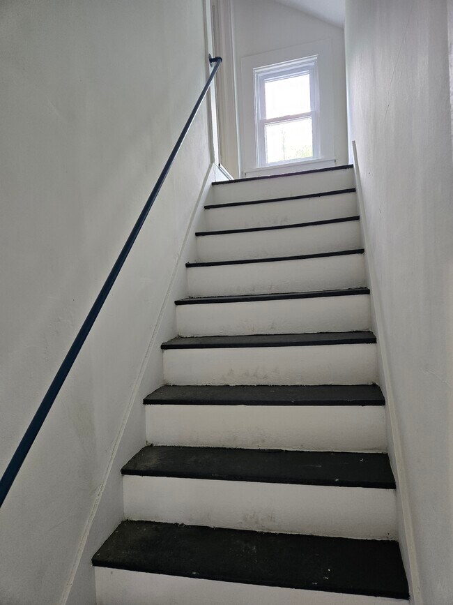 206 South St in Chardon, OH - Foto de edificio - Building Photo