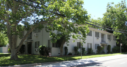 1836 Sutterville Rd in Sacramento, CA - Building Photo - Building Photo