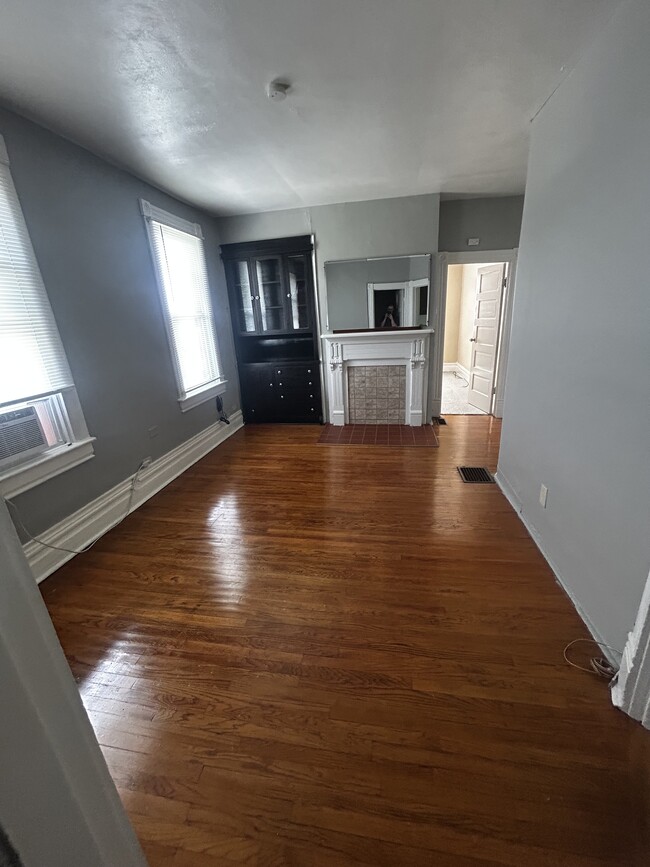 106 Lynnwood Ave, Unit Floor 2